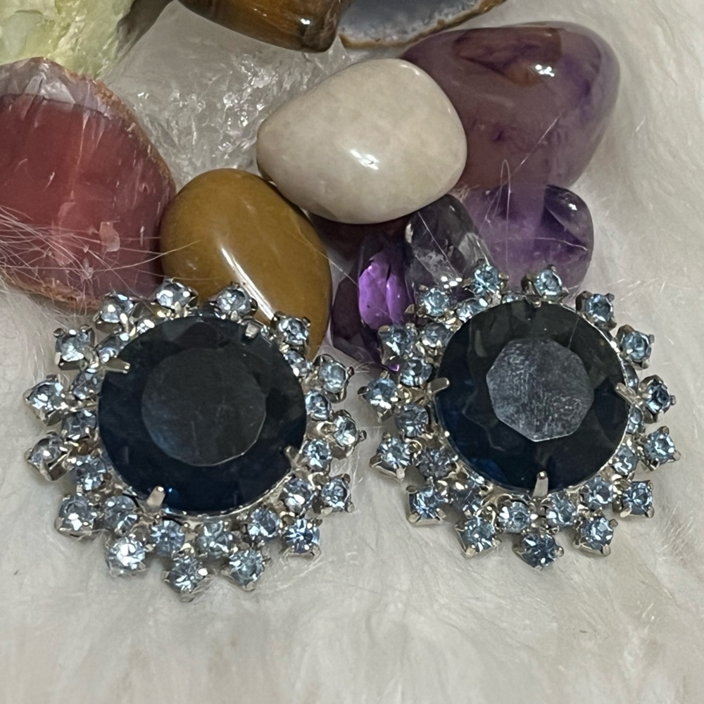 FABULOUS Vintage Blue Rhinestone Earrings